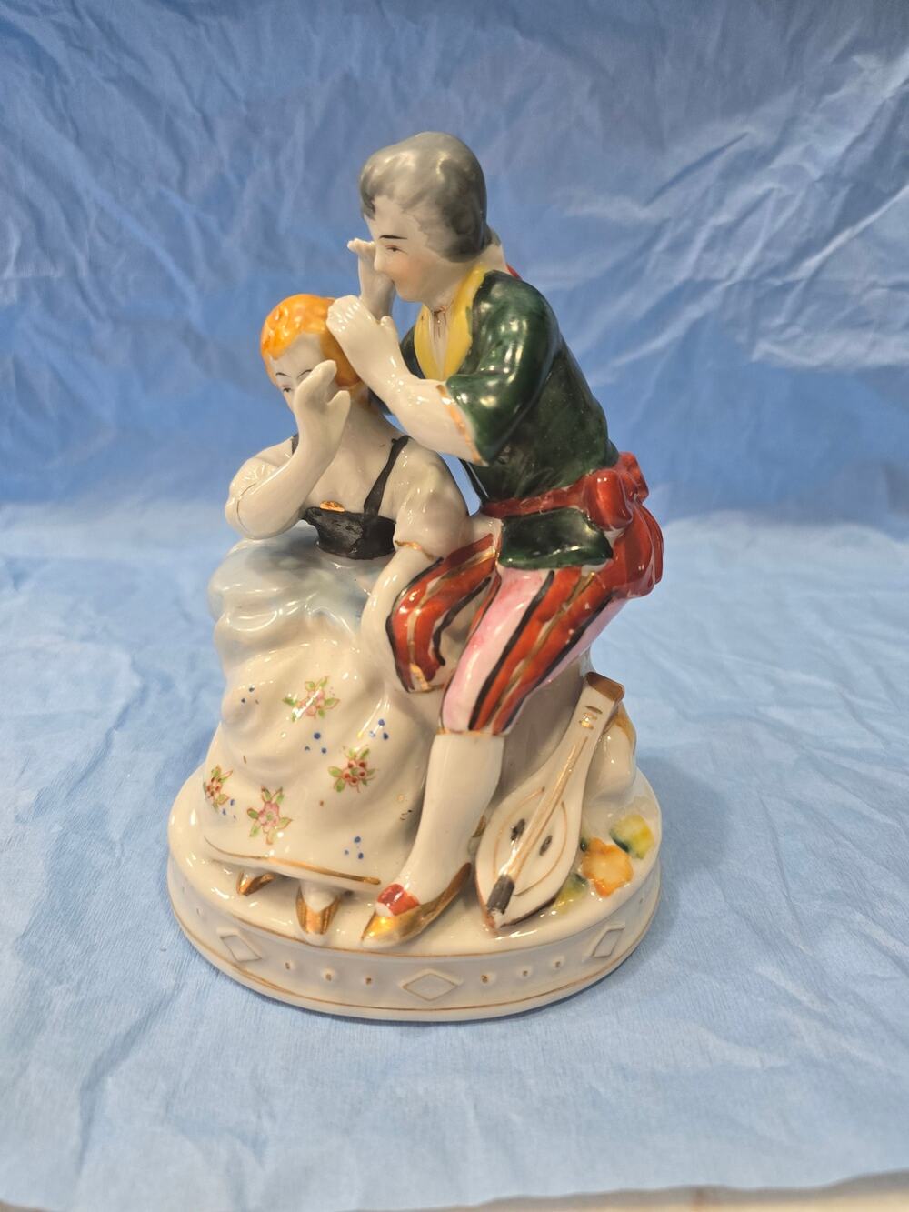 Occupied Japan Romantic Couple Figurine Telling Secrets Homedecor 1945/1950